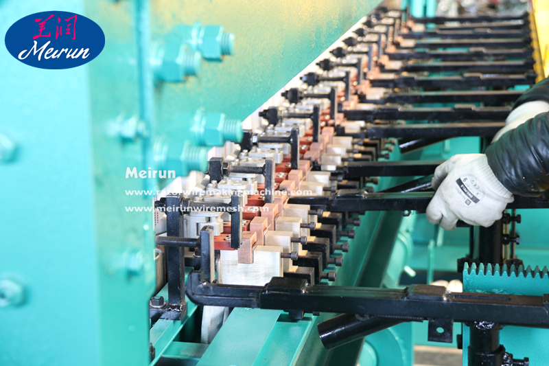 358 Wire Mesh Fence Safety Mesh Fence Welding Machine