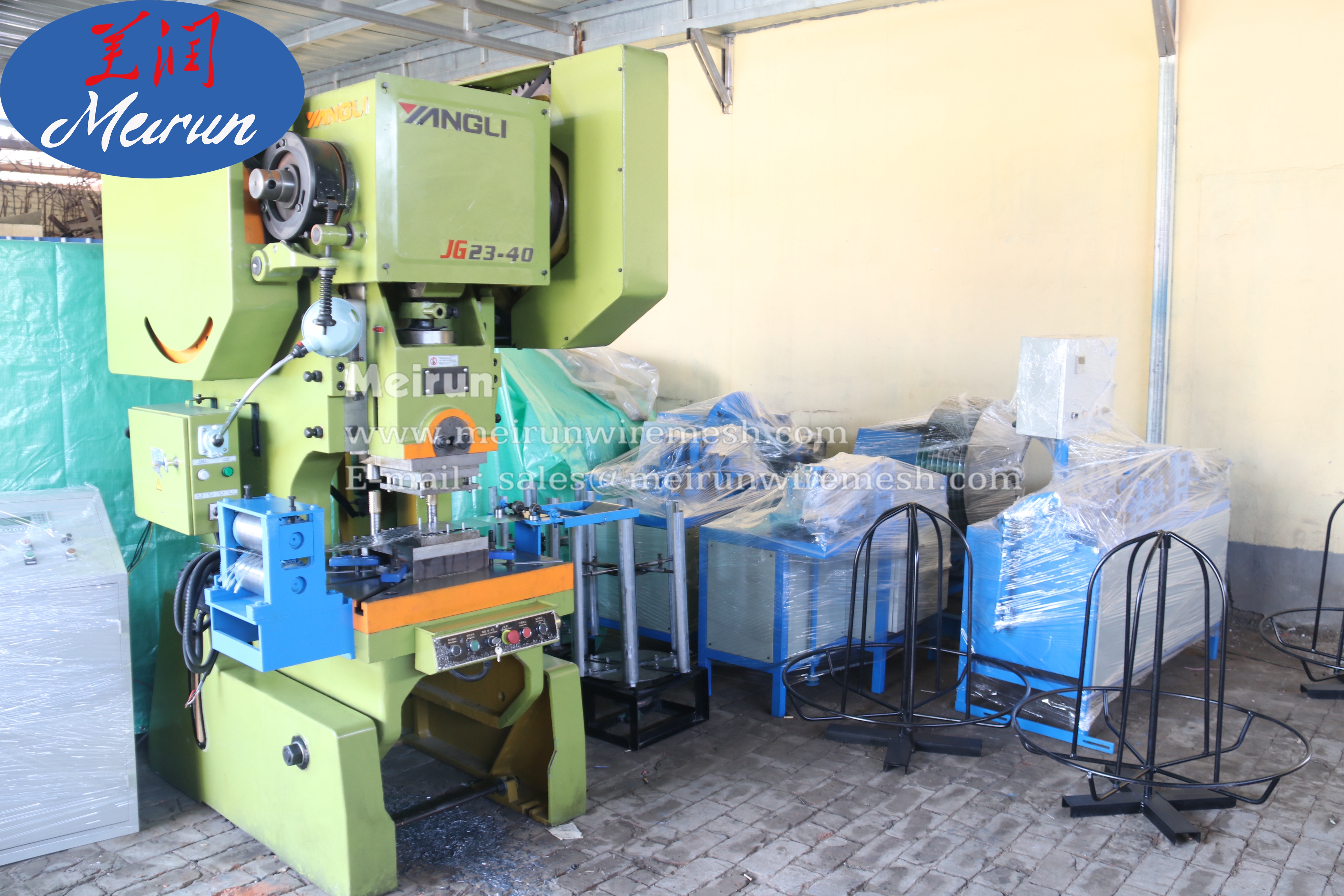 Competitive price High Safety Level Concertina Razor Barbed Wire Making Machine /Razor Wire Production Line