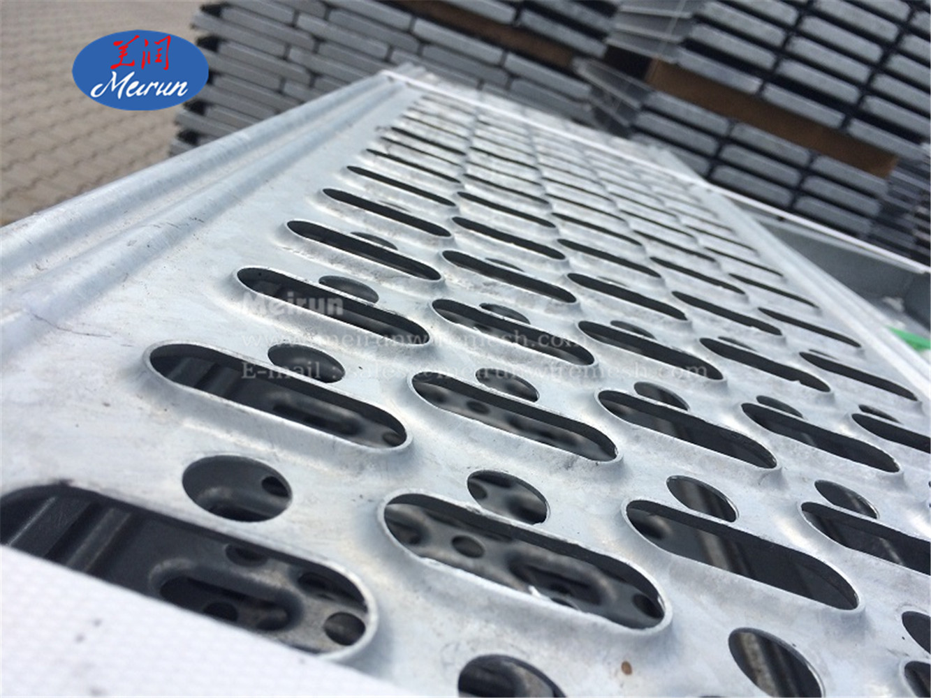 High Quality CNC Metal Mesh Machine Punching Hole Mesh Metal Sheet Perforating Machine