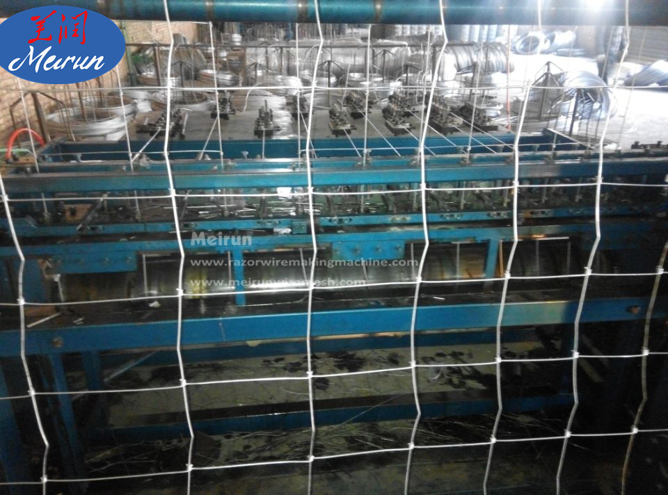 Hot Sale Automatic Grassland Wire Mesh Netting Machine