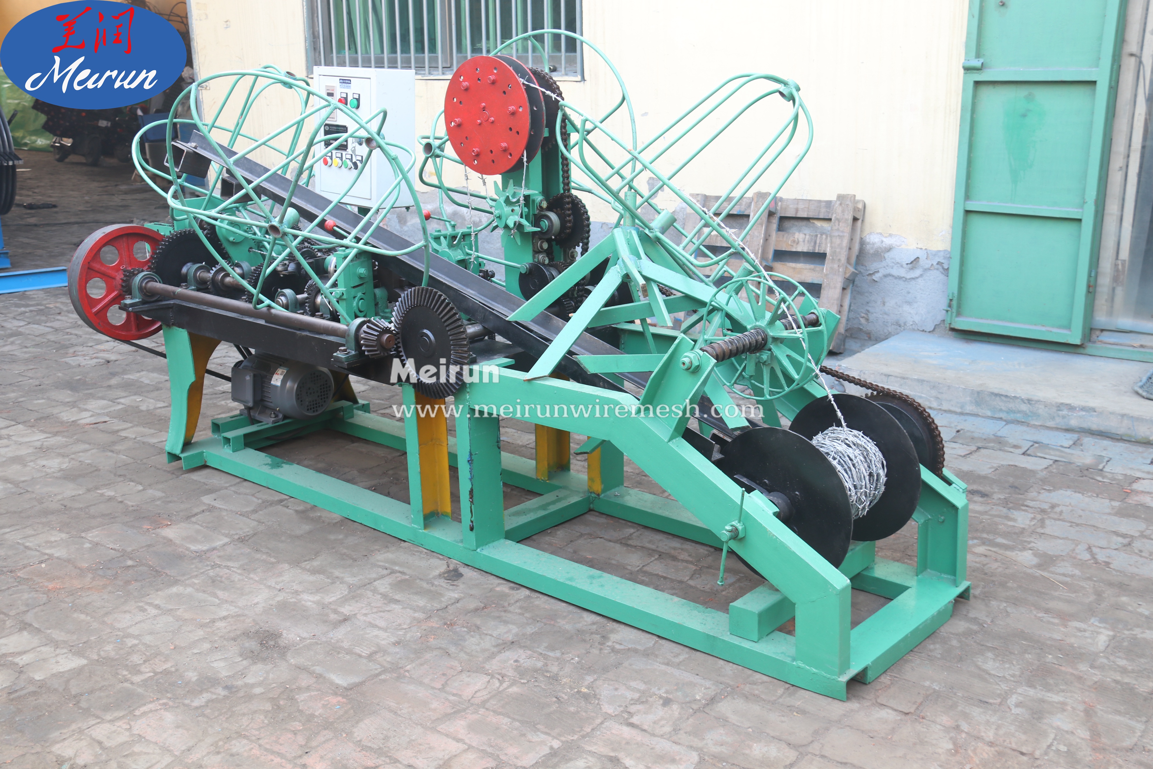 ISO 9001 Factory Common Barbed Wire Fence Making Machine